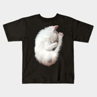 white kitten sleeping Kids T-Shirt